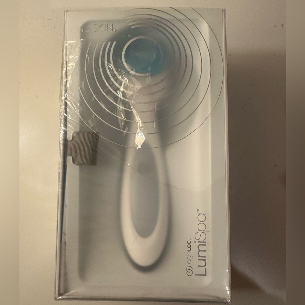 Brand New and Sealed ~ NuSkin ageLOC  Lumi Spa -Blue